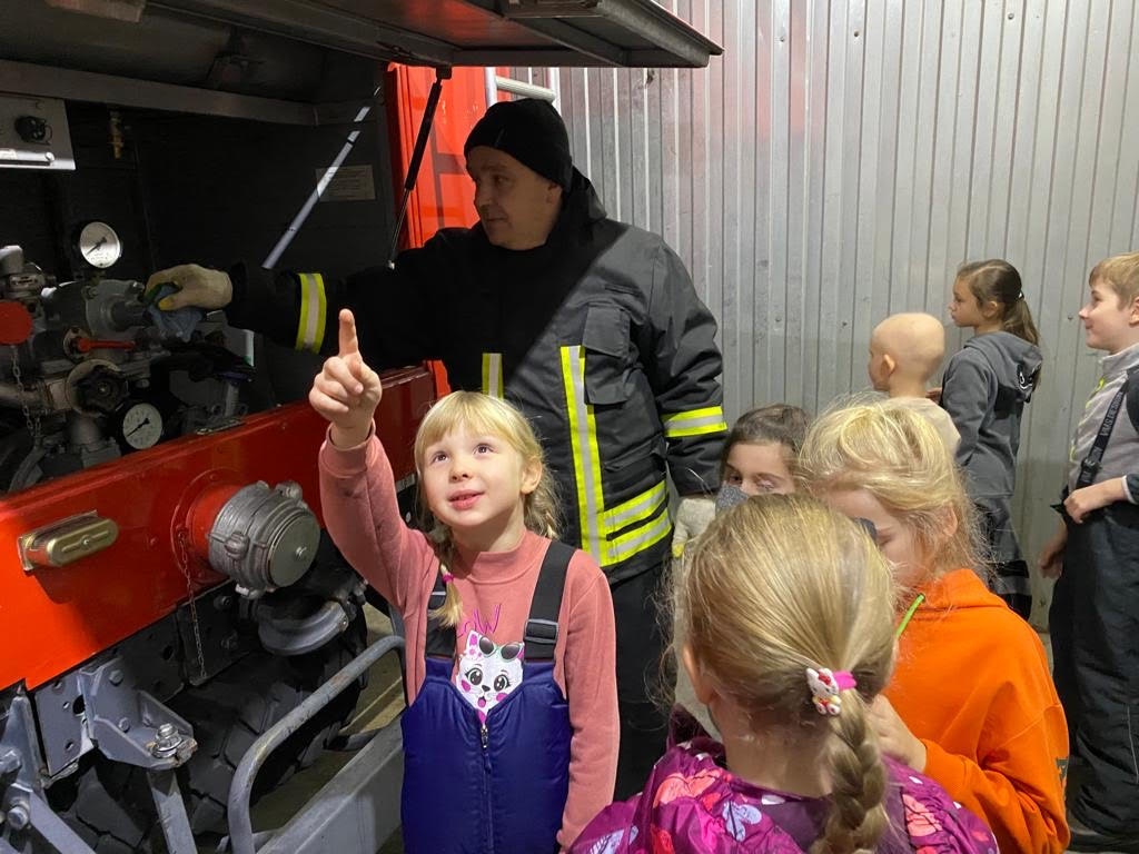 Детская экскурсия в пожарную часть