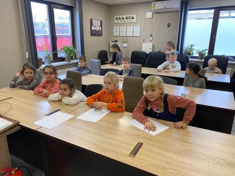 Экскурсия в пожарную часть, на станцию скорой помощи и центр МЧС для ...